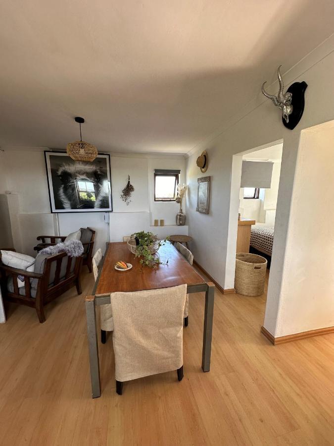 Ostrich Cottage At Les Wings Private Game Farm Groot-Jongensfontein Екстер'єр фото